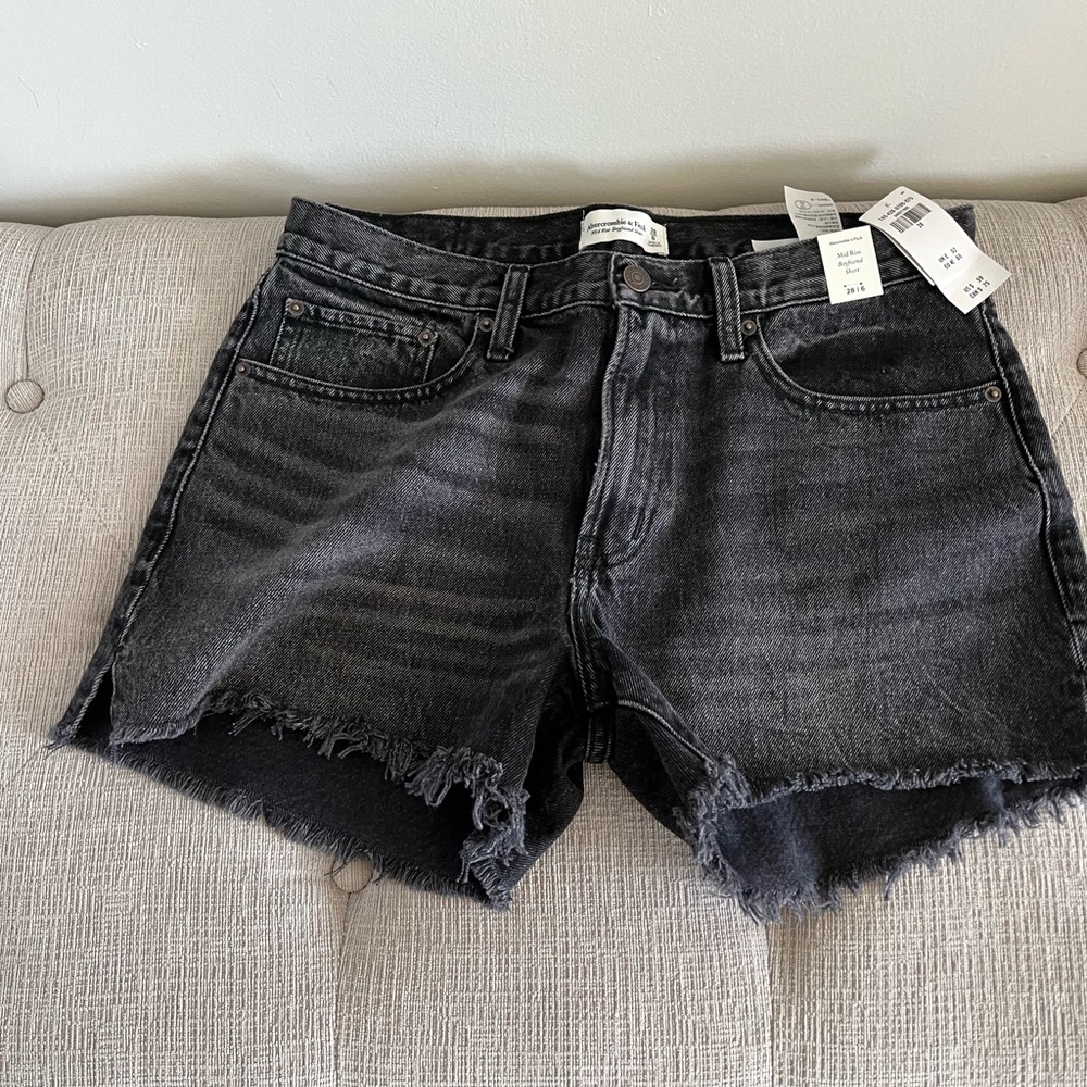 NWT Abercrombie & Fitch Mid Rise BF Short